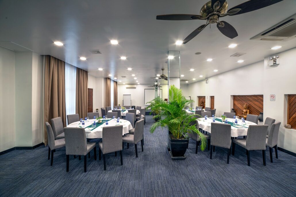 Meeting-room-17-HDR-JPEG-75dpi-1030x687